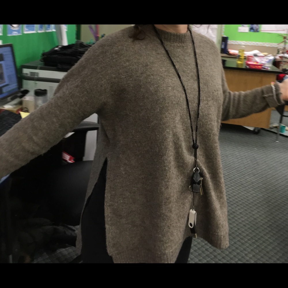 Beautiful sweater with high low hem